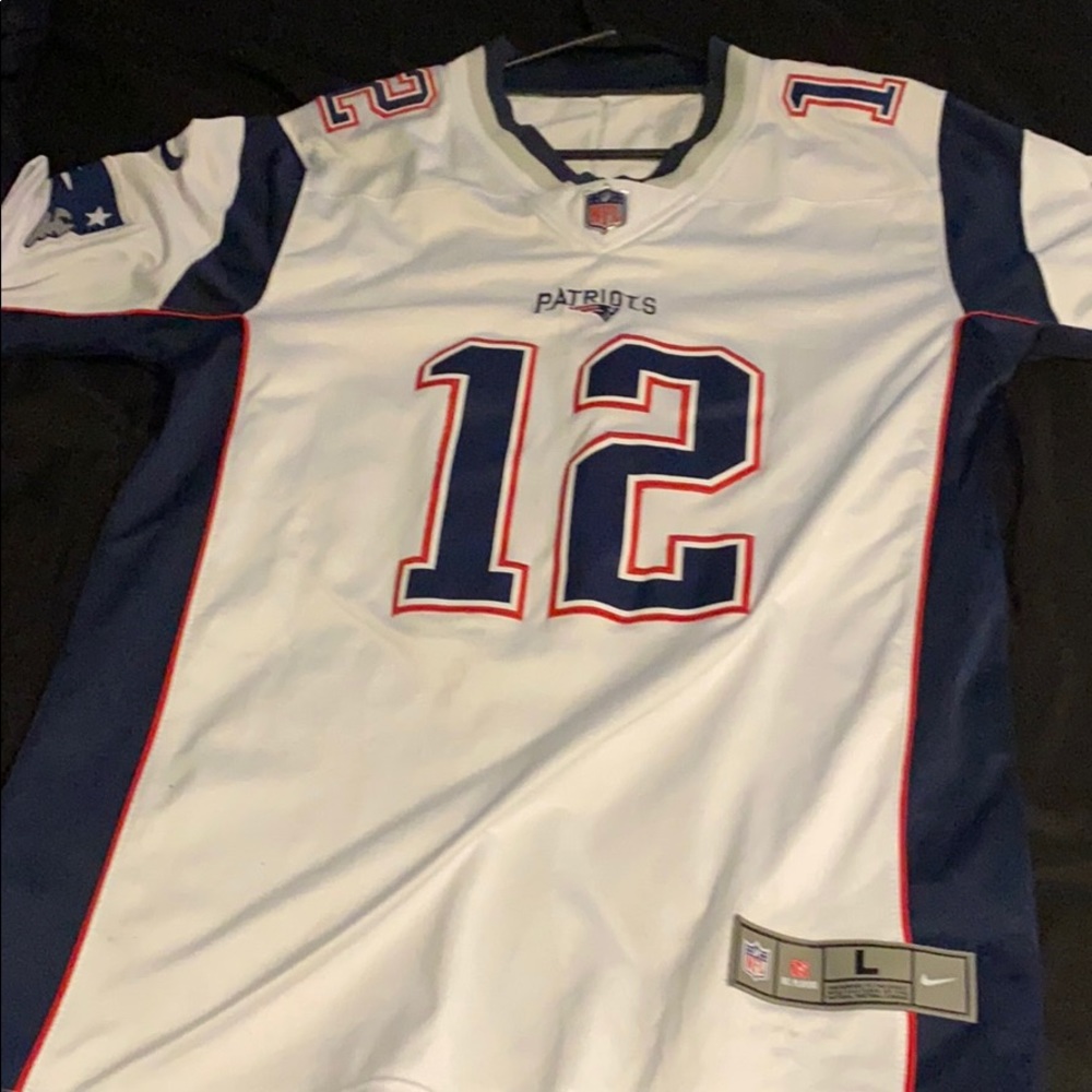New England patriots Tom Brady jersey.